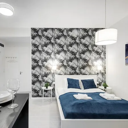 Modern In Authentic Area Lejlighed *