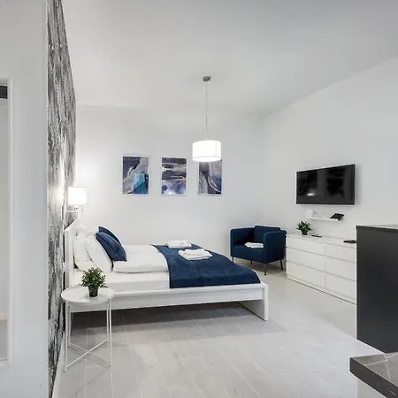 Modern In Authentic Area Apartman *