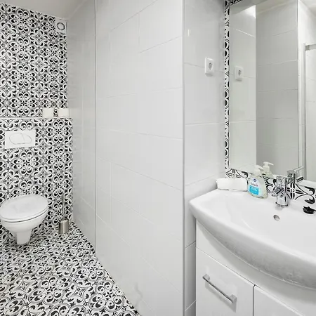 Modern In Authentic Area Apartamento