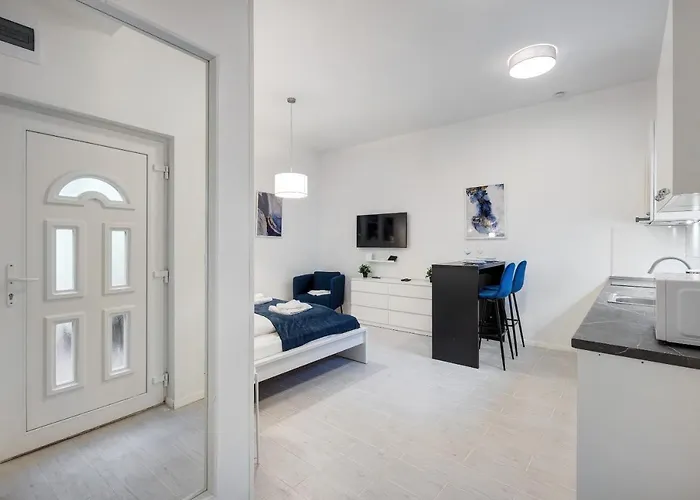 Apartament Modern In Authentic Area