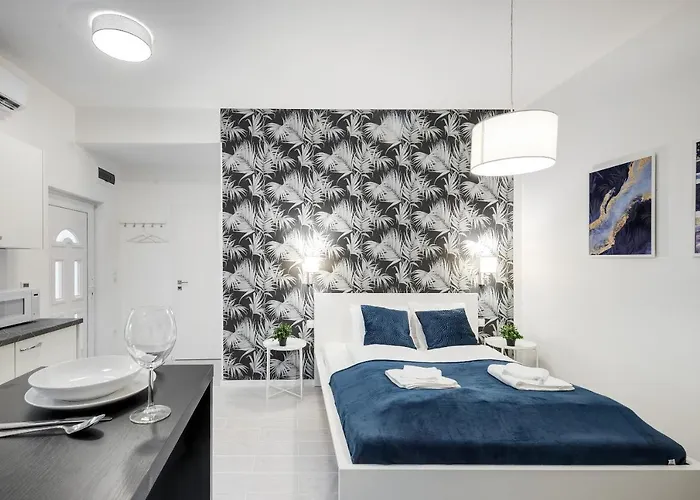 Modern In Authentic Area Apartament *