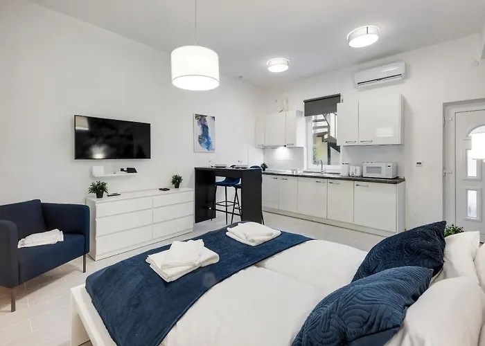 Modern In Authentic Area Apartamento